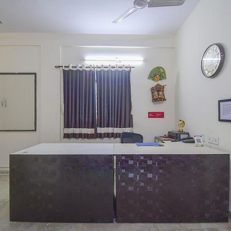Super Collection O Bricks Inn Hazra Road Near Birla Mandir Kolkata Exterior photo