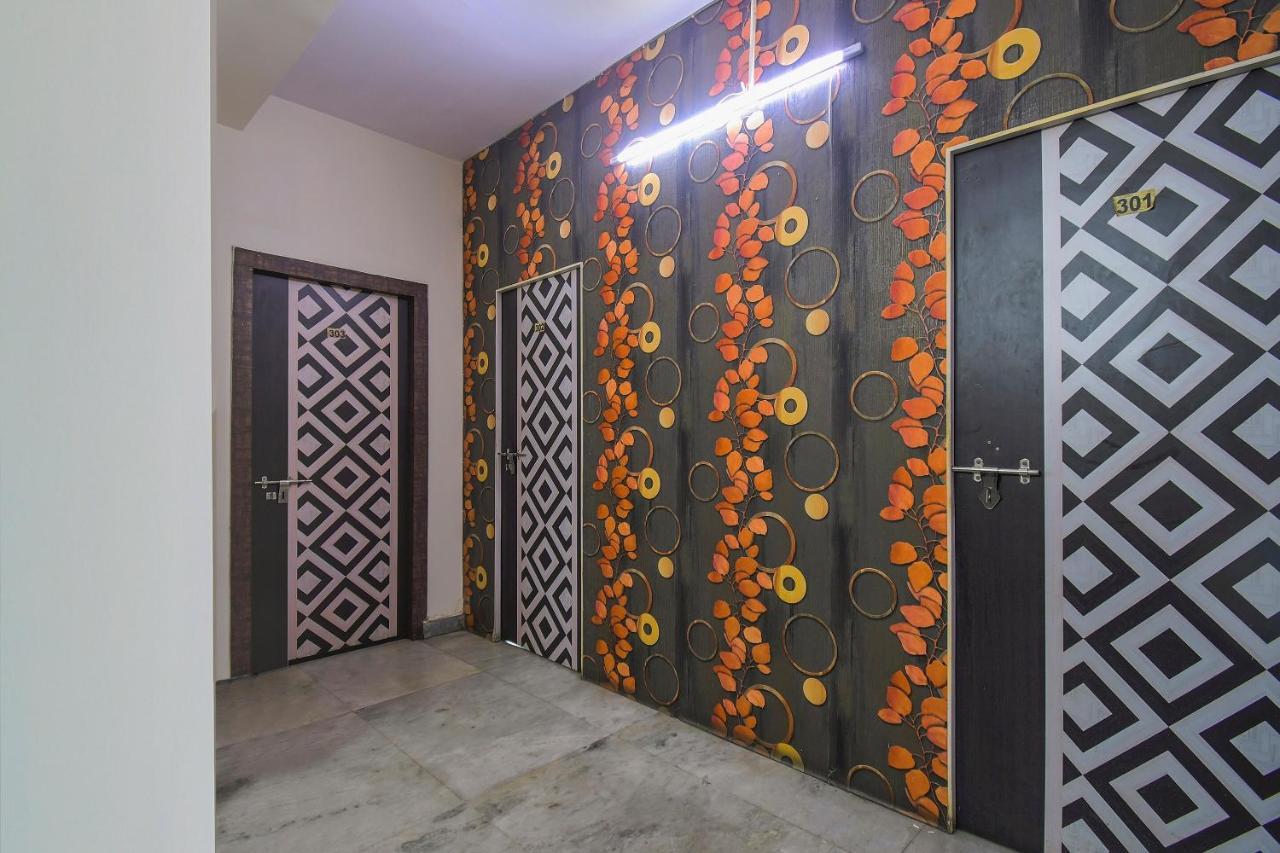 Super Collection O Bricks Inn Hazra Road Near Birla Mandir Kolkata Exterior photo